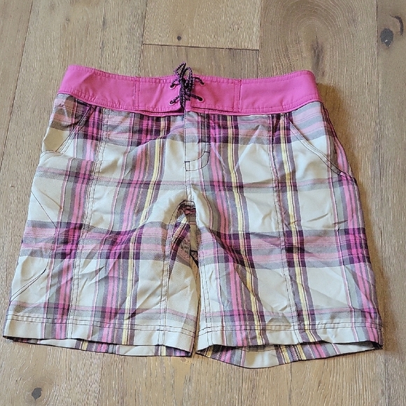 The North Face Pink Plaid Athletic Shorts Size 6 - Picture 1 of 5